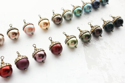 Acorn Necklace (23 Pearl Colors) | Nature Charms