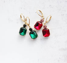 Load image into Gallery viewer, Emerald Green Glass Earrings