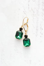 Load image into Gallery viewer, Emerald Green Glass Earrings
