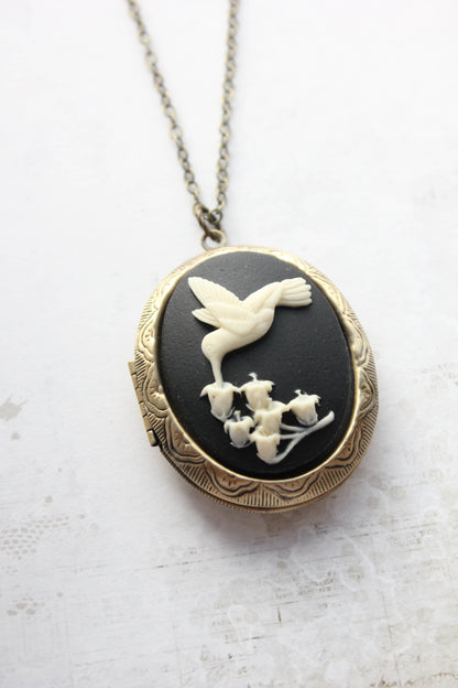 Large Cameo Locket Necklace (3 styles)