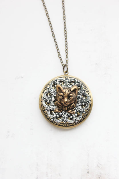 Cat locket necklace | Photo Locket