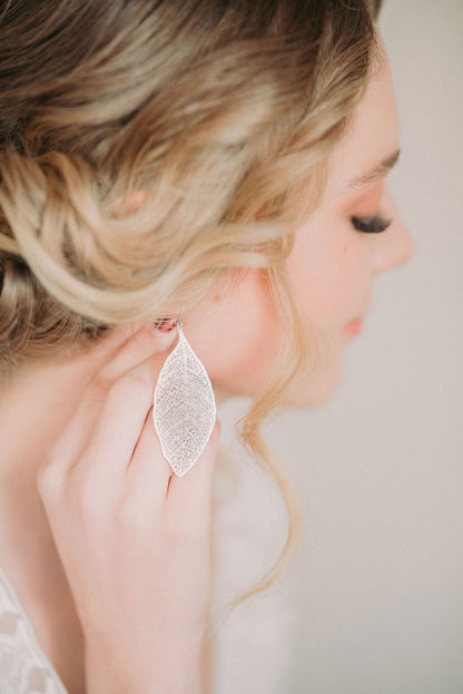 Big Leaf Earrings - matte gold