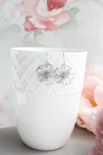 Load image into Gallery viewer, Silver Flower Earrings