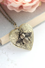 Load image into Gallery viewer, Bee Heart Locket