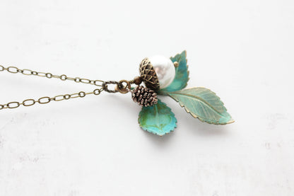 Nature Charm Necklace - Verdigris (20 Pearl Colors)