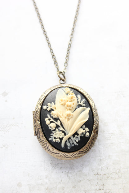 Large Cameo Locket Necklace (3 styles)