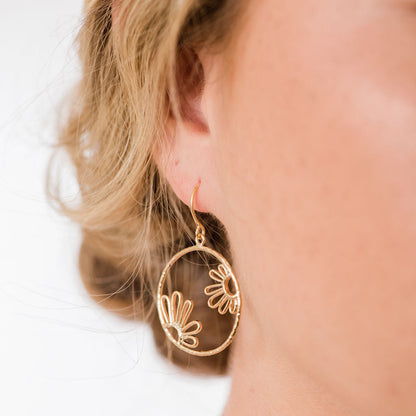 Daisy Circle Earrings - Gold