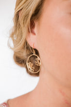 Load image into Gallery viewer, Daisy Circle Earrings - Gold