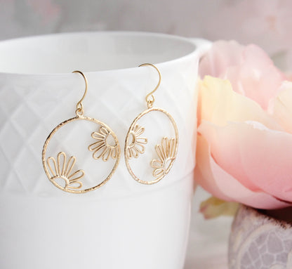 Daisy Circle Earrings - Gold