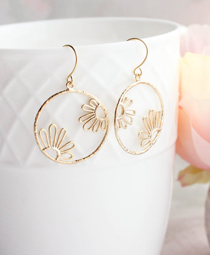 Daisy Circle Earrings - Silver