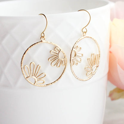 Daisy Circle Earrings - Silver