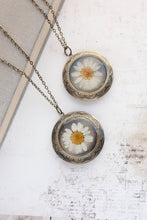 Load image into Gallery viewer, Pressed Flower Locket