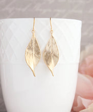 Load image into Gallery viewer, Curled Leaf Earrings
