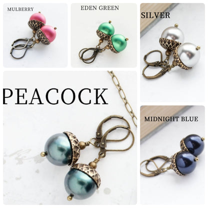 Nature Charm Necklace - Verdigris (20 Pearl Colors)