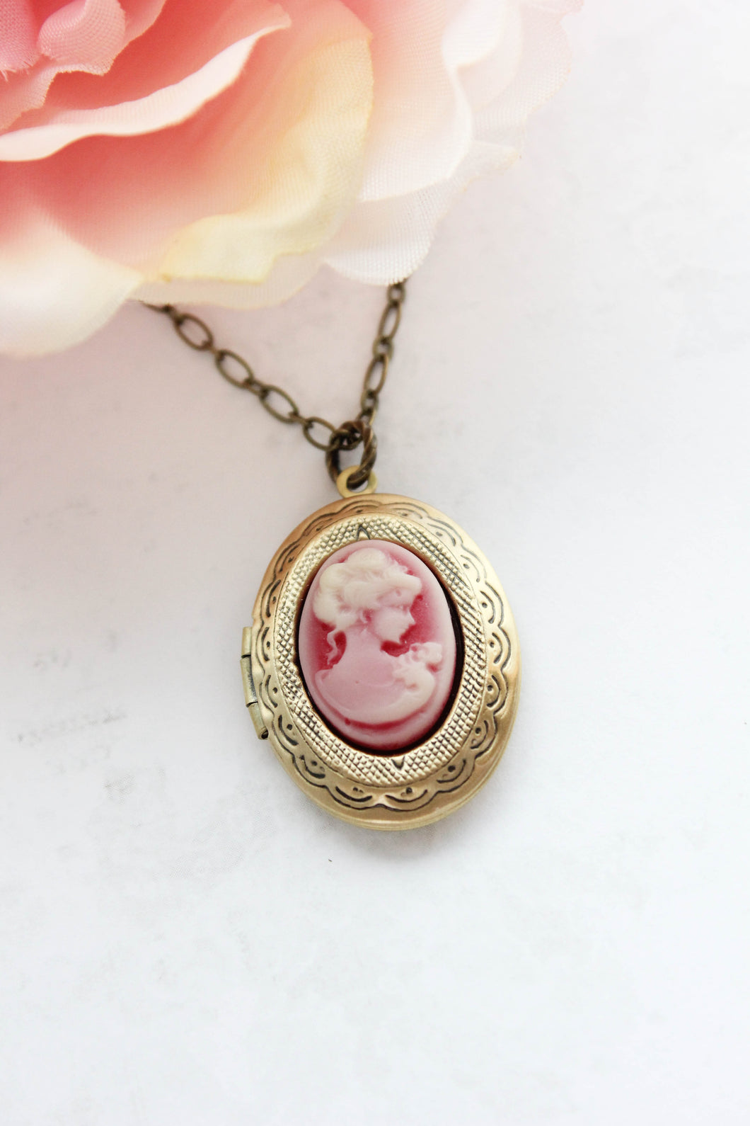 Lady Cameo Locket - Deep Red