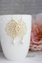 Load image into Gallery viewer, Silver Filigree Earrings (14 Pearl Colors)