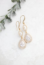Load image into Gallery viewer, Rose Gold Sparkly Bridal Earrings
