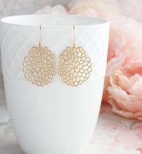 Load image into Gallery viewer, Gold Abstract Mum Earrings