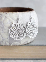 Load image into Gallery viewer, Hammered Gold Filigree Earrings