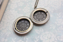 Load image into Gallery viewer, Sunflower Locket Necklace