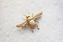 Load image into Gallery viewer, Bee Brooch - Raw Gold Brass
