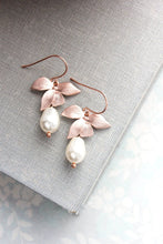 Load image into Gallery viewer, Orchid Pearl Earrings - Long