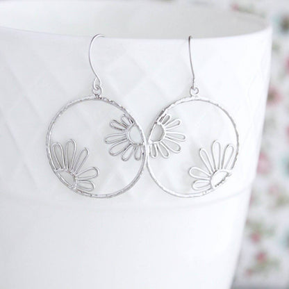 Daisy Circle Earrings - Silver