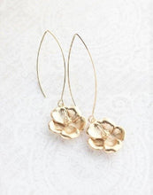 Load image into Gallery viewer, Dogwood Flower Earrings - Gold