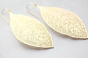 Big Leaf Earrings - matte gold