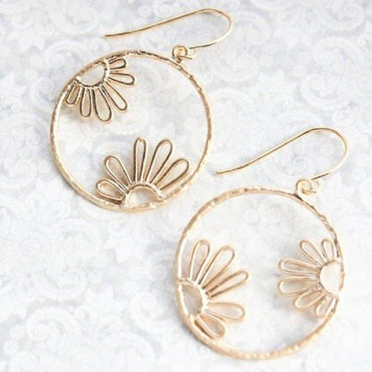 Daisy Circle Earrings - Gold