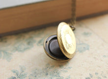 Load image into Gallery viewer, Lady Cameo Locket - Deep Red