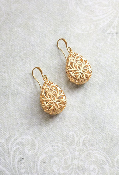 Silver Teardrop Filigree Earrings