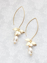 Load image into Gallery viewer, Orchid Pearl Earrings - Short