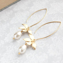 Load image into Gallery viewer, Orchid Pearl Earrings - Long